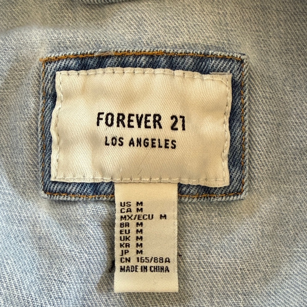 Forever 21 100% Cotton Light Wash Classic Denim Jean Jacket - Picture 3 of 7